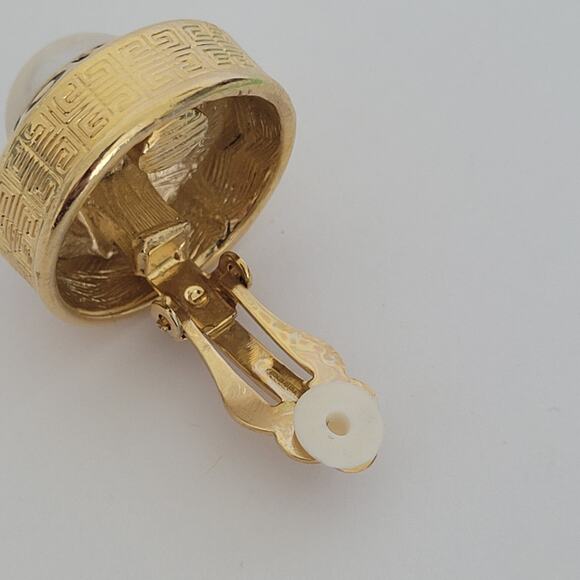 Vintage Givenchy Button Gold Tone Pearl Clip on SINGLE Earring Round Glam Logo - Picture 4 of 7